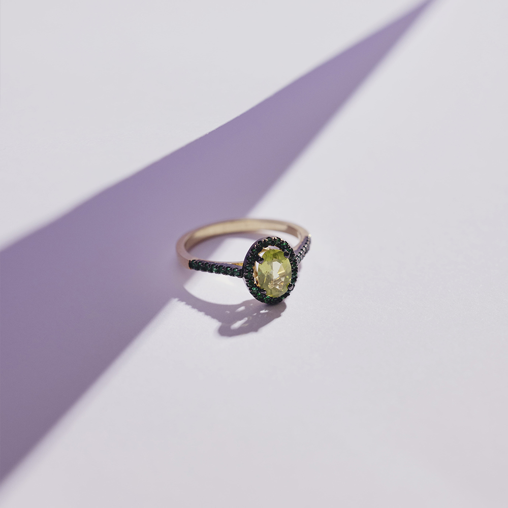 Anillo SERENITY Rodio Esmeraldas y Peridoto Oval OA